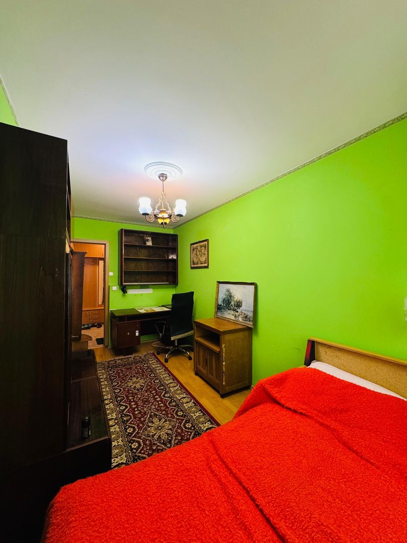 Apartament cu 3 camere pe str. Aluminei langa Liceul Ortodox - Poză 9