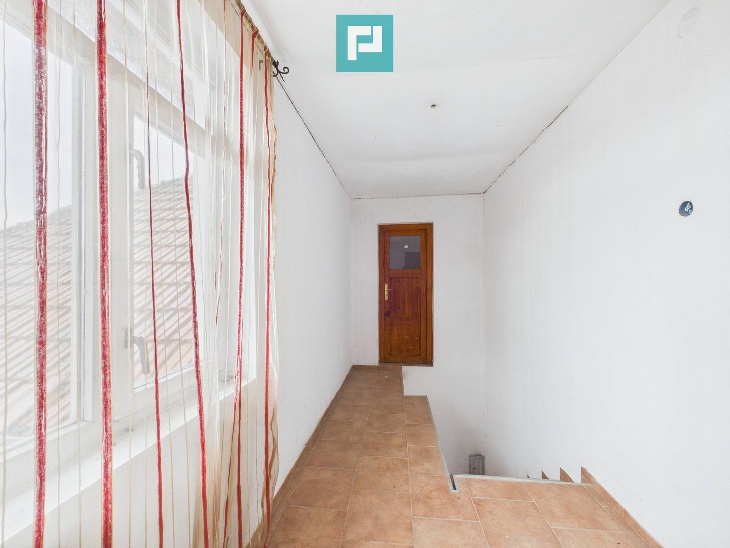 Casă modernă P+1, cu magazin, lângă orașul Sebiș - Poză 28