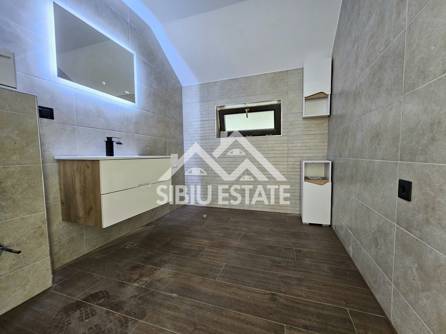 Casa noua 4 dormitoare Sibiu Sura Mica - Poză 16