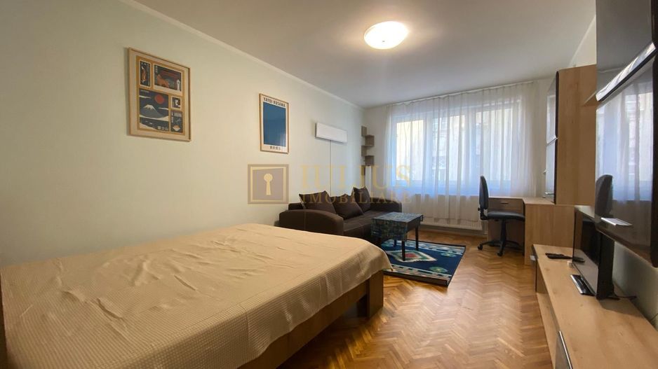 2 dormitoare, centrala proprie, bucatarie inchisa. Piața Libertatii. - Poză 11