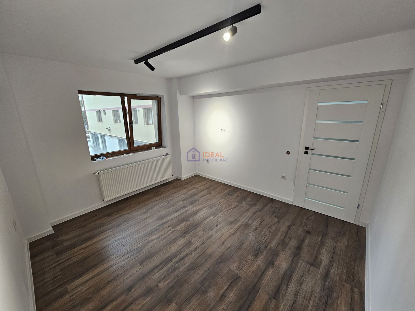 Apartament cu 3 camere si terasa, LA CHEIE 112 mp utili, zona Turnisor - Poză 9