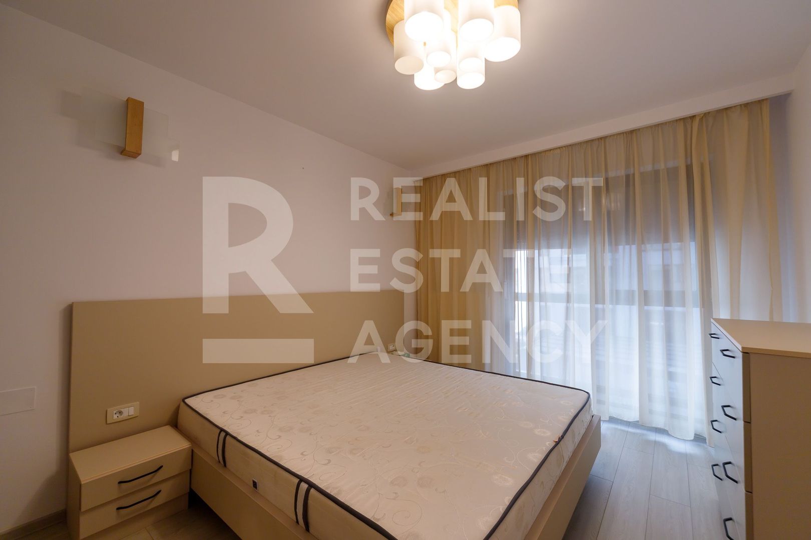 Vânzare, apartament cu 3 camere în zona Lujerului - Poză 13