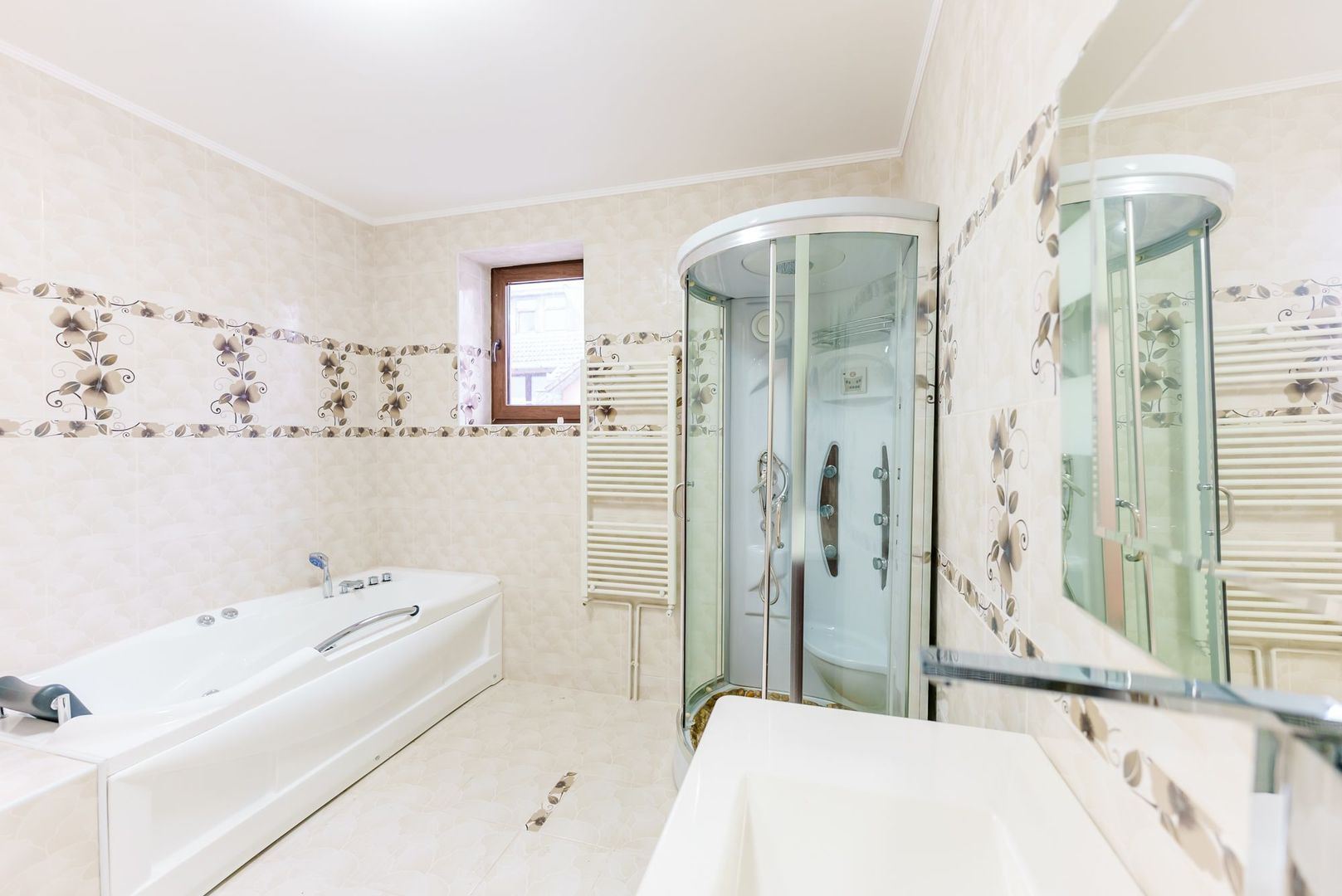 Casă deosebită două nivele în Battonya - Poză 8