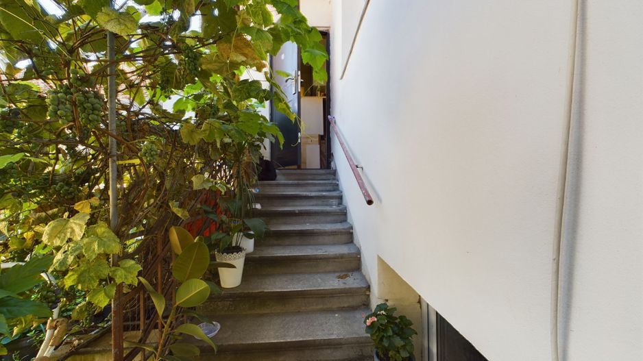 Apartament semicentral cu 2 camere - Poză 1