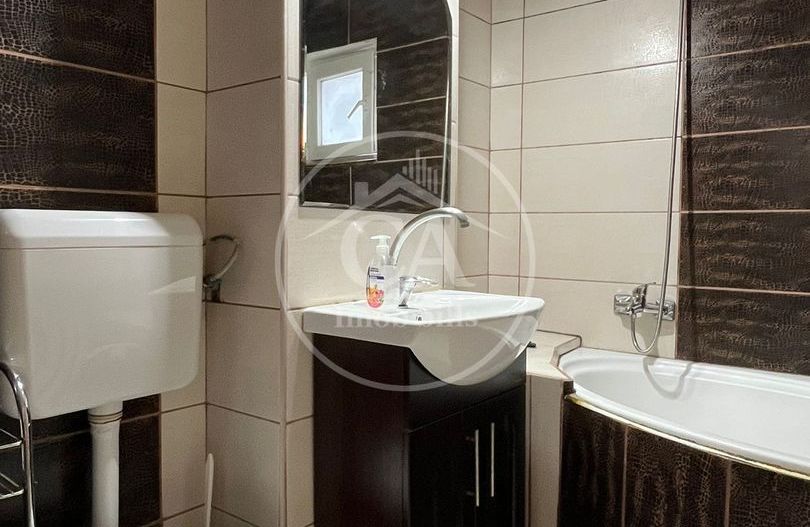 Apartament cu 3 camere de vanzare în Zona Nufărul, Oradea - Poză 12