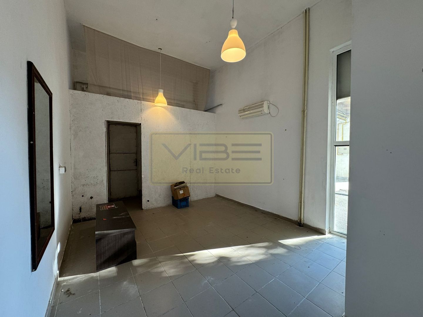 Spatiu comercial cu vad Pta Nicolina - Podu Ros - Poză 2