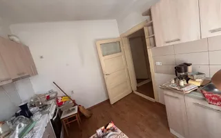 Casa singur in curte 335 mp teren si acces auto in zona Promenada Mall - Poză 11