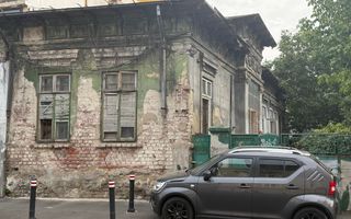 Casa cu teren total 248 mp pe Matei Voievod - Poză 1