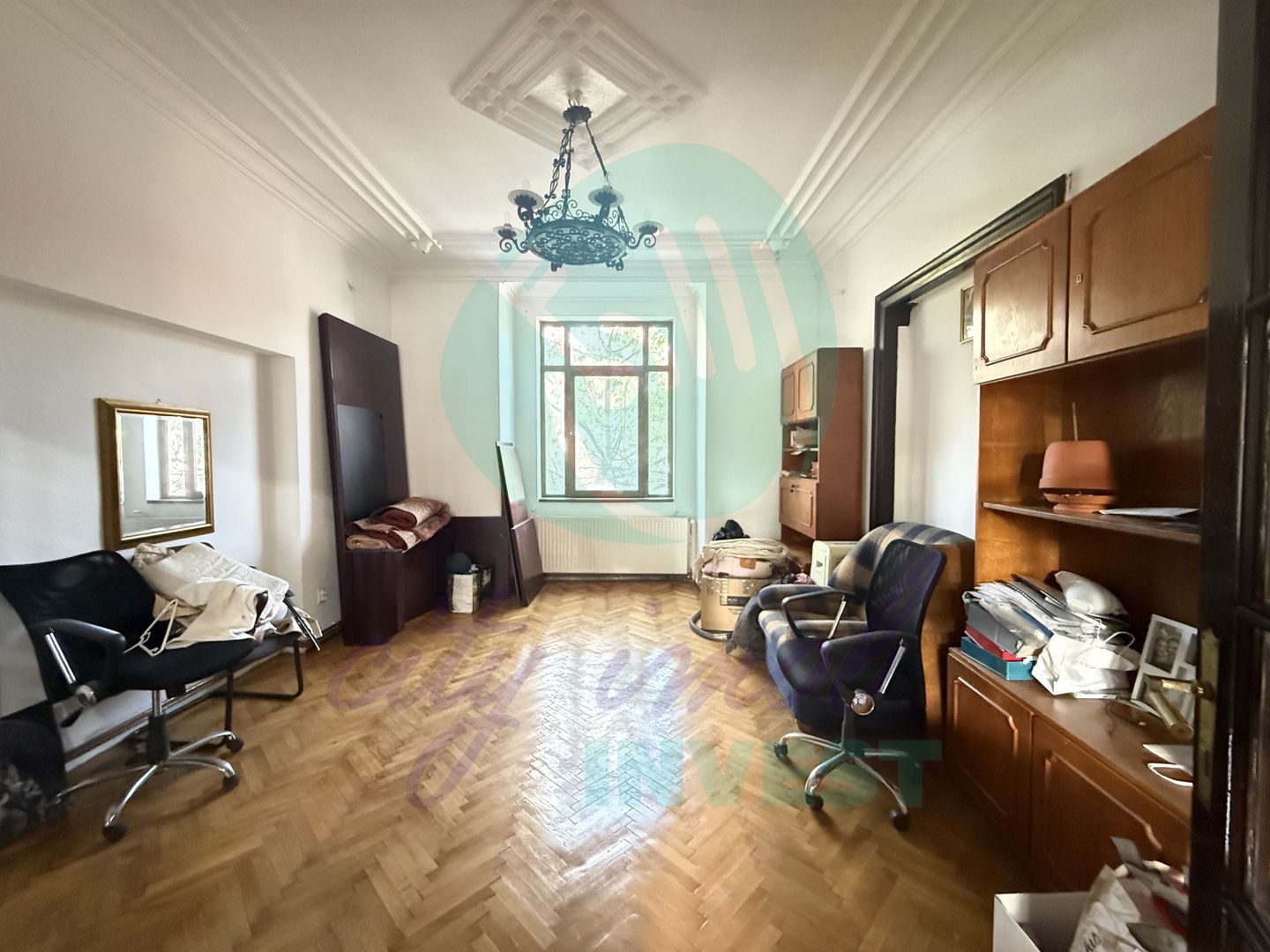 Eleganta, stil si mult potential intr-un apartament interbelic de 3 camere - Poză 8