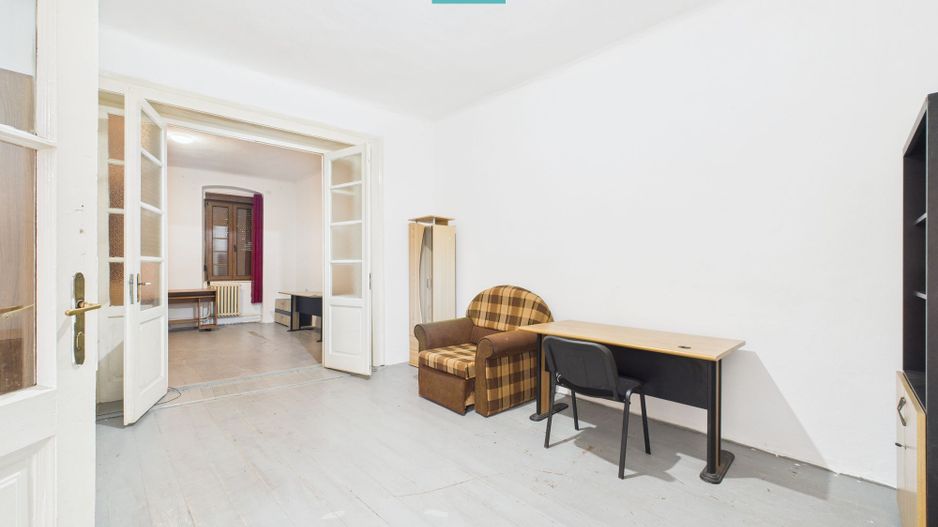 Casă 2 camere + anexe, teren 234 mp. - Poză 1