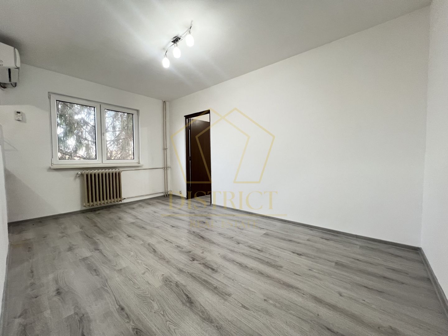 Apartament renovat cu 2 camere  | Shopping City | Sagului - Poză 2