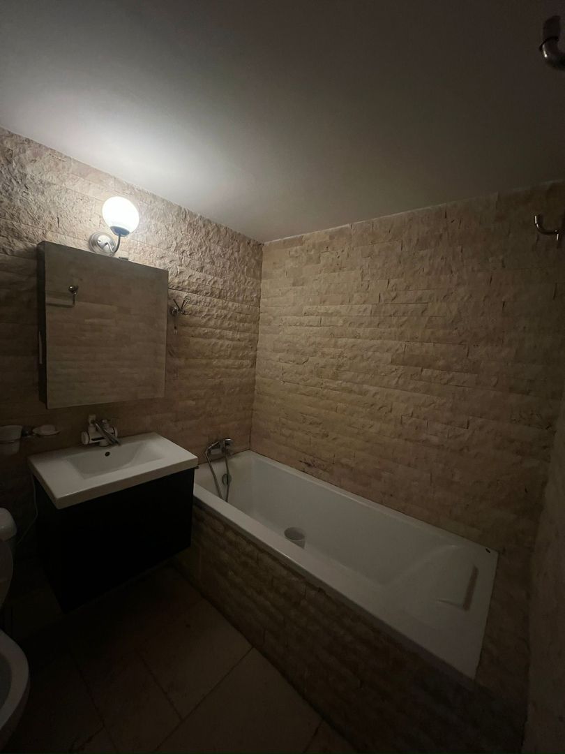 AP. 3 CAMERE RAHOVA, BUCATARIE INCHISA, LOC PARCARE, BLOC REABILITAT - Poză 11