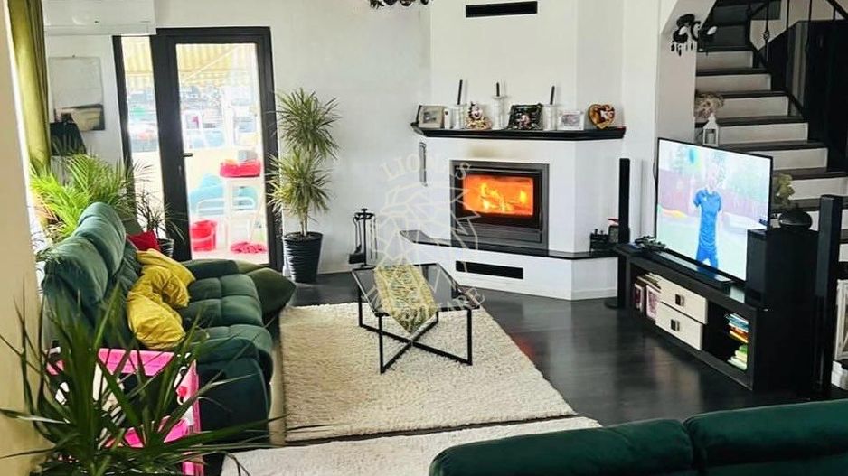 Casa 220 mp-teren 1800 mp-piscina-lac de pesti-foisor-Unirea - Poză 1