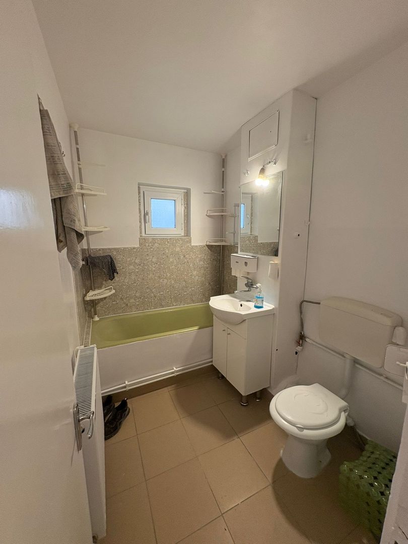 De inchiriat apartament cu 2 camere nemobilat, I. C. Frimu, etaj 3, 300 Eur - Poză 8