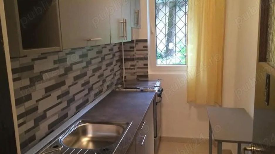 APARTAMENT COCHET ZONA PIATA VICTORIEICOMISION 0 CUMPARATOR - Poză 2