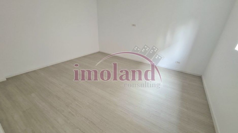 Apartament de vanzare in vila - 3 camere - central - Poză 4