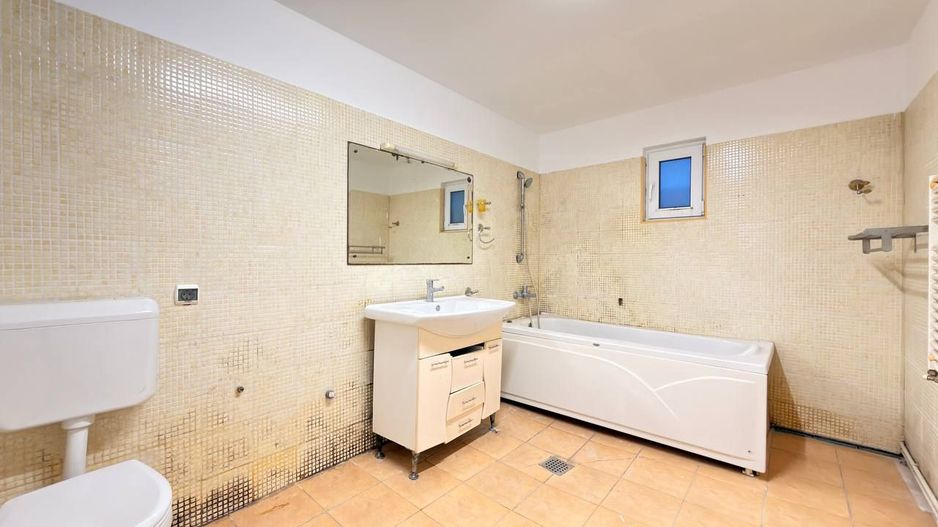 Casă de vânzare, 4 camere, 162 mp Buturugeni - Poză 11