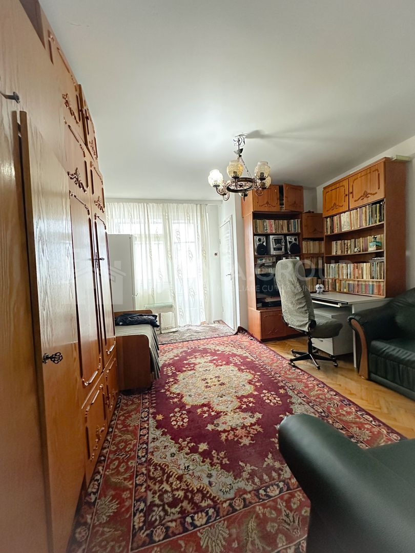 Garsonieră de vânzare în Bd. Victoriei cu vedere spre Tampa - Poză 1