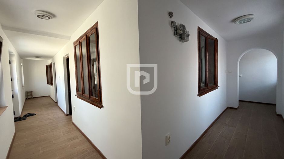 Casa renovata complet, Corlata Centru - Poză 1