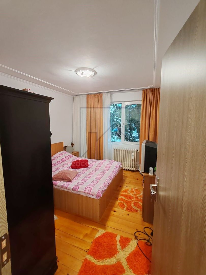 Vanzare apartament 4 camere - Rahova - str. Soldat Croitoru - Poză 12