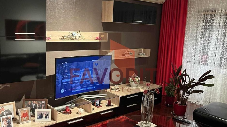 3 camere, decomandat | etaj 4 | centrala proprie | mobilat | zona excelenta - Poză 1