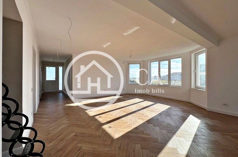 Casă de vânzare cu 4 camere în Sântandrei, Oradea - Poză 1