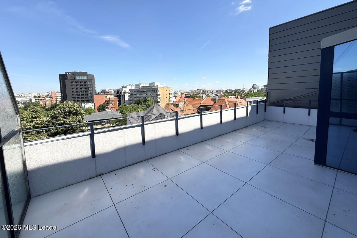 Polona - Duplex 256 mpu, 6 camere, etaje 6+7, panorama, terase 52 mp - Poză 3