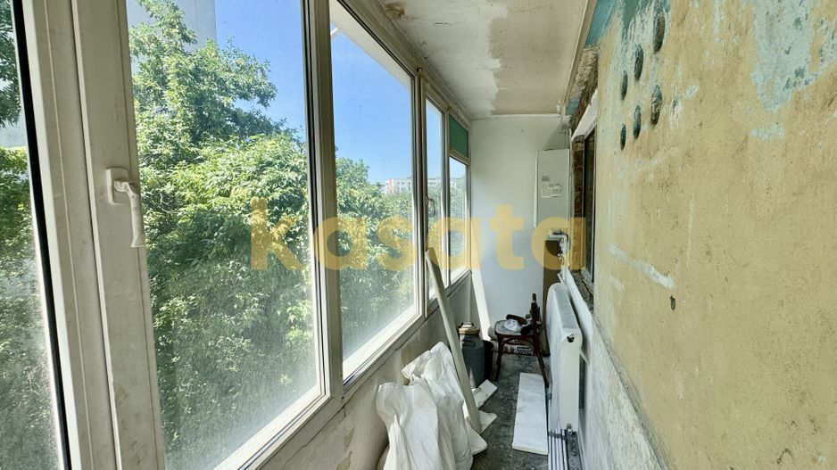 Pentru renovat - vanzare 2 camere la 200 de metri de statia de metrou - Poză 4