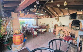 Casa perfectă pentru familie – curte, foișor cu grătar și garaj triplu - Poză 13