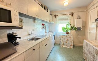 Apartament 2 camere MV1 Str. Narcisei 5 Etaj III - Carei - Poză 1