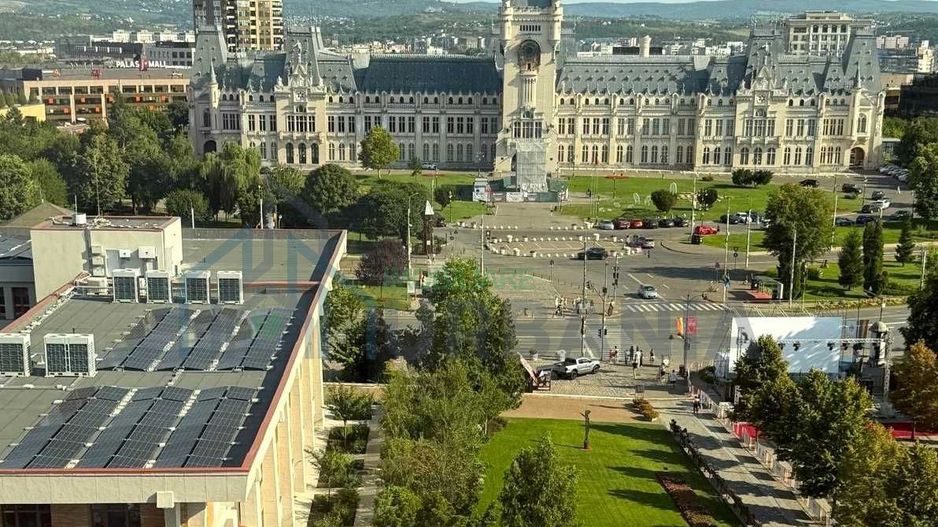 Apartament 4 camere ultracentral, Bloc Casa Cartii, Iași - Poză 1