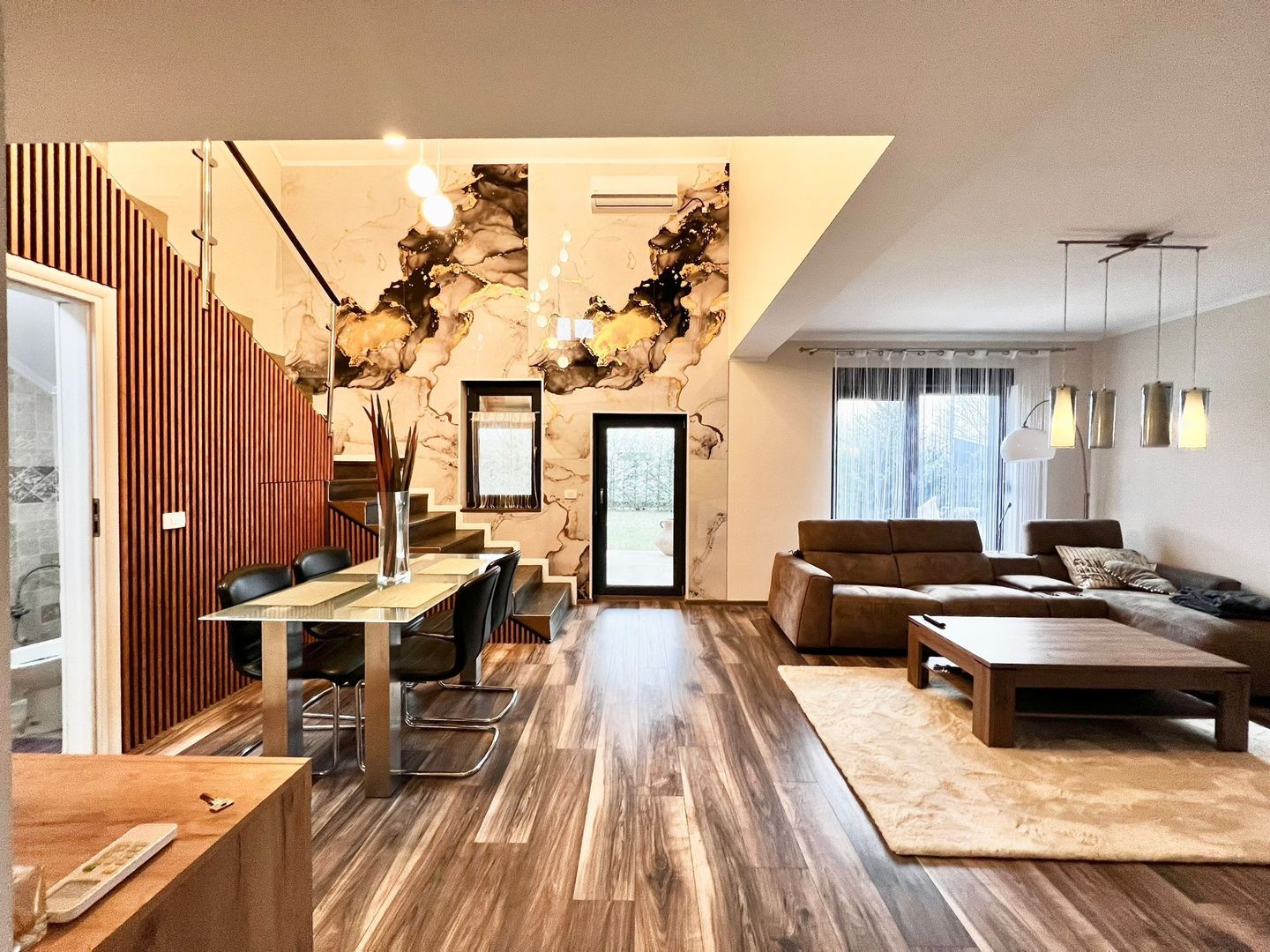 Casa de vanzare Dumbravita, zona foarte buna! - Poză 1