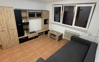 Garsoniera zona U.M.T. - Poză 1