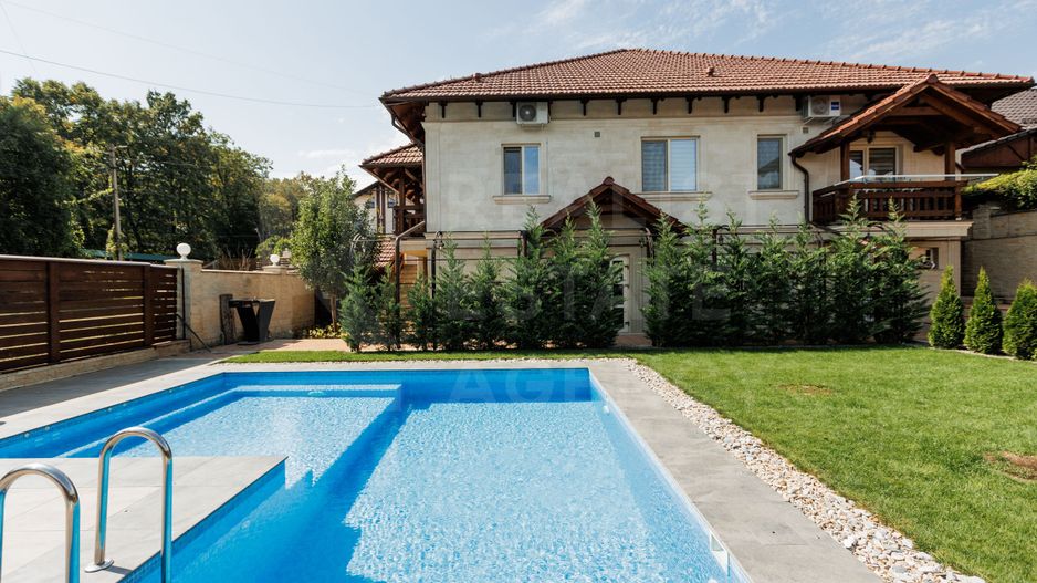 De vânzare casă cu suprafață de 270 mp + 7.5 ari, Dumbrava! - Poză 1