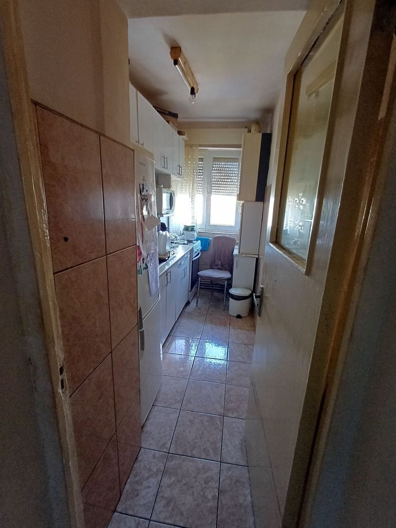 BRASADAS vinde ap 3 cam etaj 3/4 14 Mai. - Poză 2