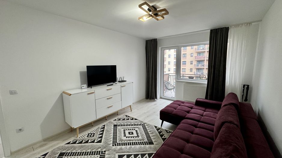 Apartament cu 2 camere, decomandat, in Tractorul - Poză 1