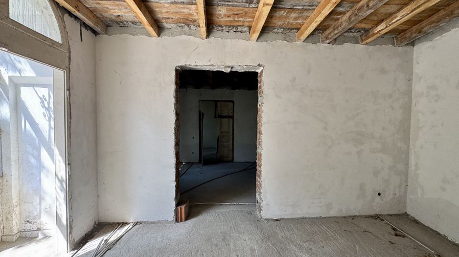 OPORTUNITATE RARA - imobil central, multifunctional, curte PROPRIE - Poză 17