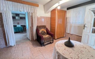 Casa de vanzare in Targu Trotus - Poză 4