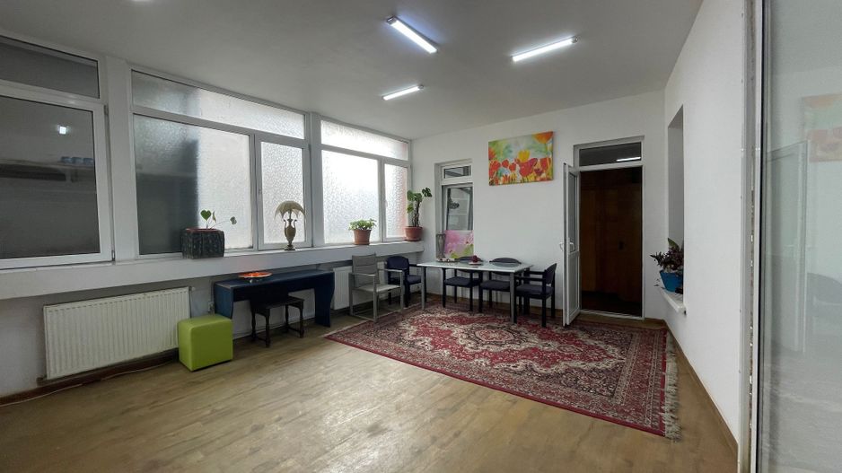 Vila solida P+1 situata in zona Eminescu - strada Vasile Lascar - Poză 8