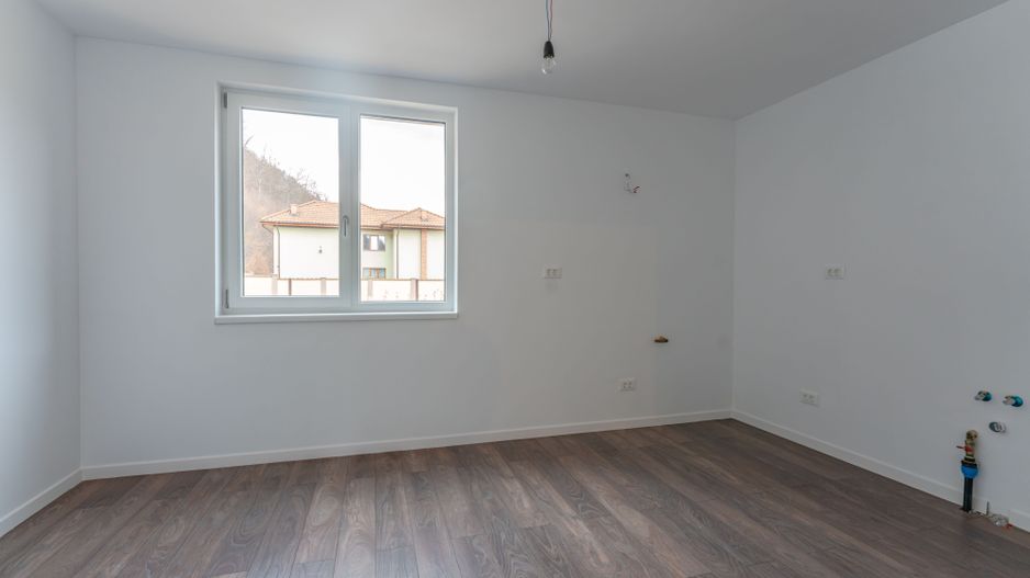 Casa individuala compusa din 4 camere in Bunloc, Sacele - Poză 3