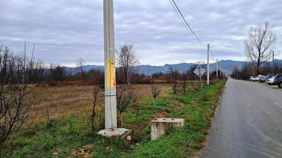 TEREN INTRAVILAN POLOVRAGI - Poză 3