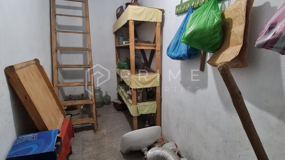 Casă cu teren de 1.000 m² – utilități complete, ideală pentru renovare - Poză 8