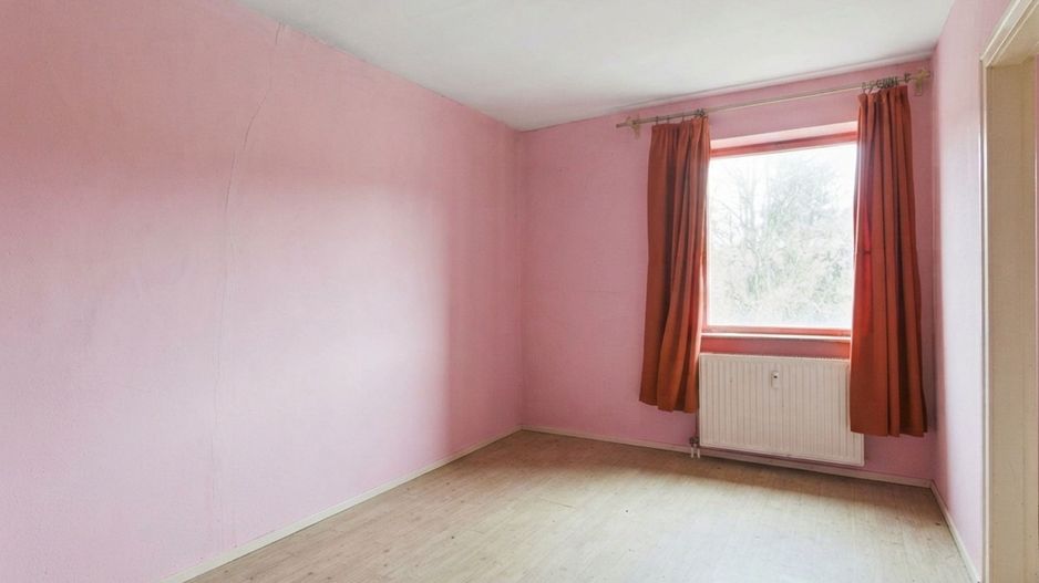 Casă modestă cu 3 camere din văiugă în Bătania - Poză 4