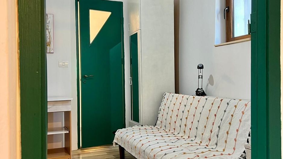APARTAMENT 2 CAMERE LA CURTE COMUNA - Poză 5