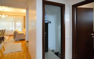 Casă spațioasă de vânzare în Gheorgheni – vedere spre parc - Poză 22