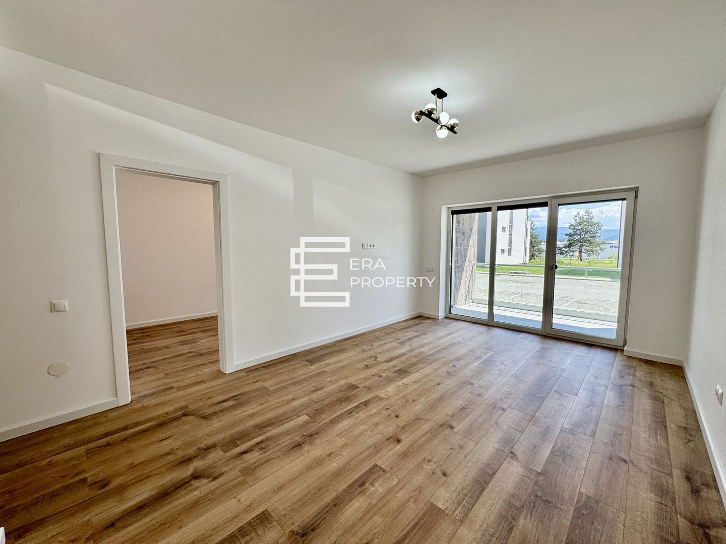 Apartament 3 camere,  76 mp - INTABULAT- la cheie-  zona Industriala Vest - Poză 1