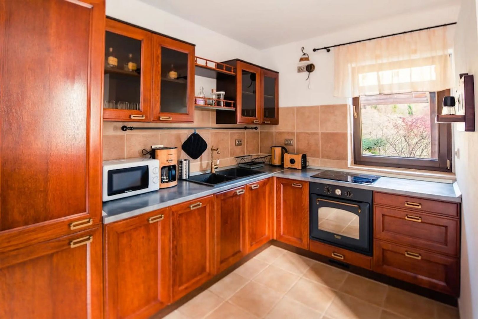 Investitie Valiug lacul Gozna Casa utilata 5 camere parau padure - Poză 13