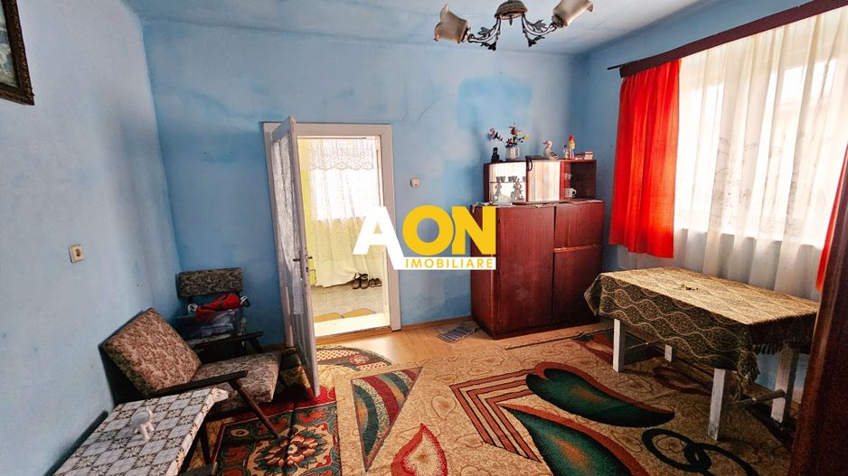 Casă traditională, 3 camere, 1766 mp teren, la asfalt, Vintu de Jos - Poză 10