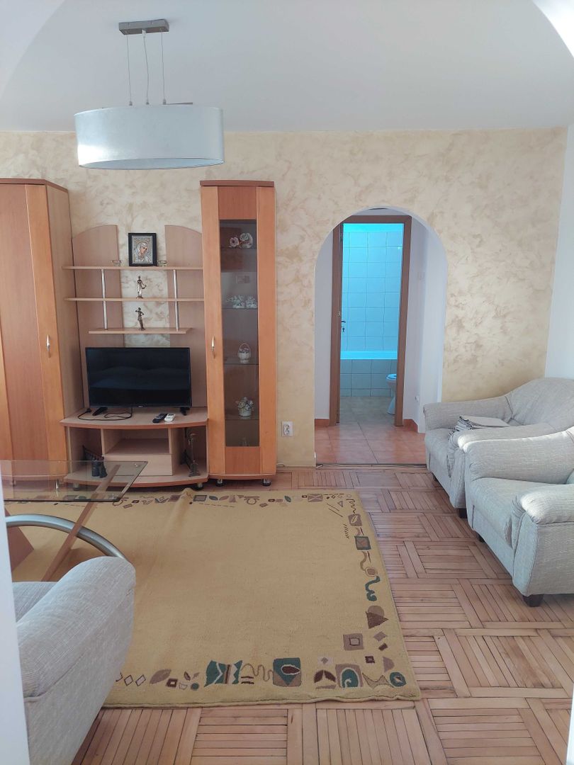 Închiriez apartament 2 camere, Piața Muncii, renovat - Poză 2