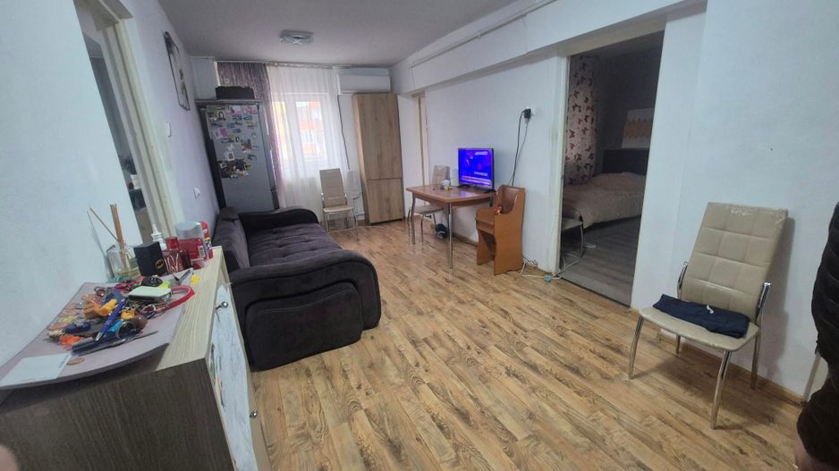 Apartament cu 2 dormitoare + Living, Etaj 2, Cetate, Școala Nr. 7 - Poză 1